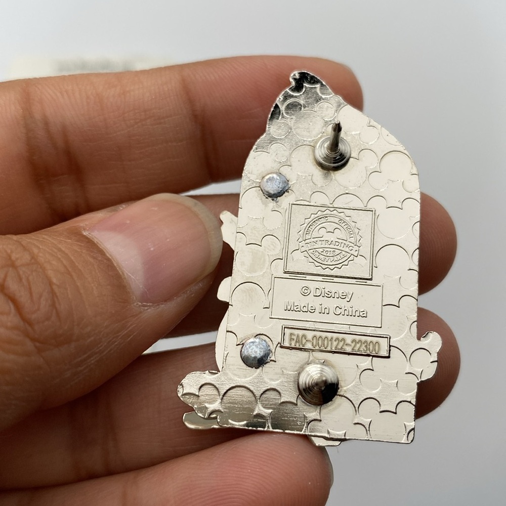 SOLD Disney Aladdin Enamel Pin NWT - Picture 6 of 7